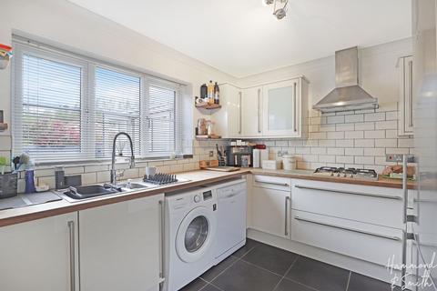82 Challinor, Church Langley, Harlow, CM17 9XD