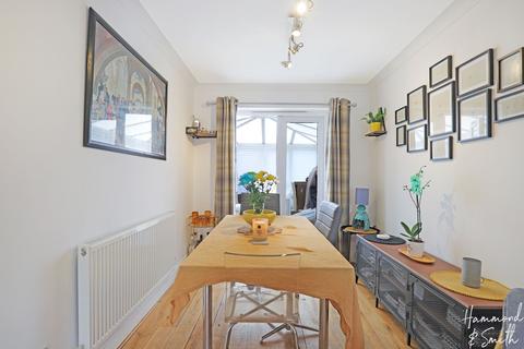 82 Challinor, Church Langley, Harlow, CM17 9XD