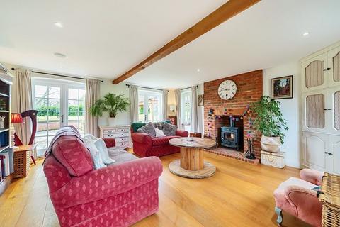 6 bedroom detached house to rent, Finchampstead, Wokingham, Berkshire