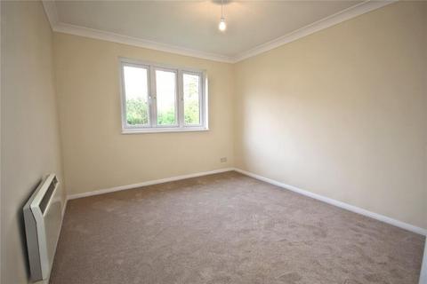 1 bedroom maisonette to rent, Hallington Close, Woking GU21