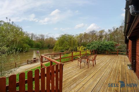 1 bedroom log cabin for sale, Water Lane, Renhold MK41