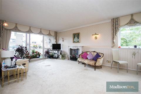 2 bedroom apartment for sale, The Bowls, Essex IG7