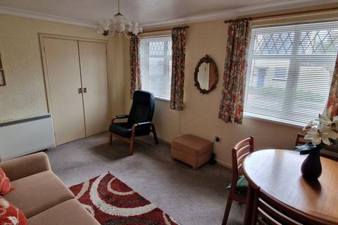 2 bedroom ground floor flat for sale, Crompton Court, Drybridge Street, Monmouth, NP25