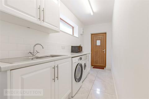 11 Burnedge Fold Road, Grasscroft, Oldham, OL4 4EE