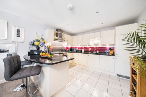 1 Beacon Crescent, Hindhead, GU26 6UG