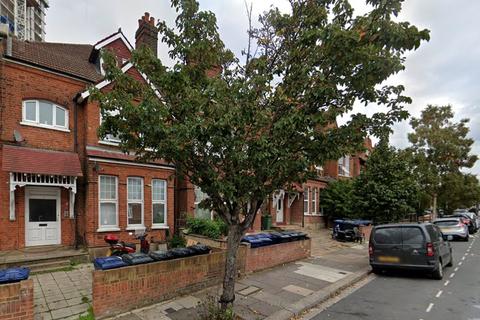 Studio to rent, Emanuel Avenue, London, W3
