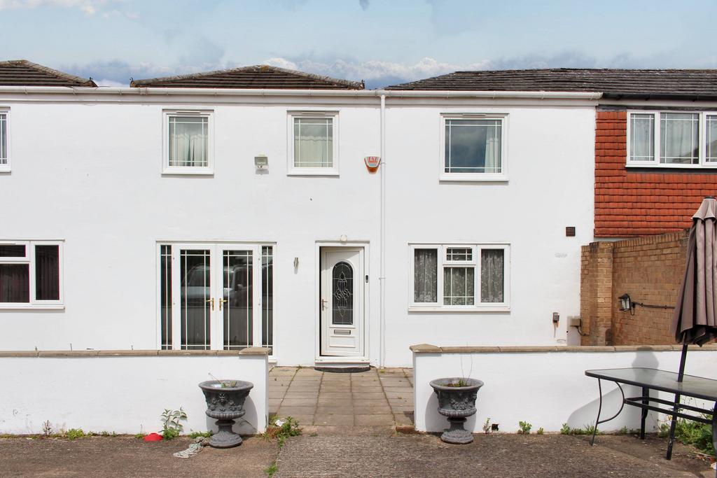 Rushey Close, Leicester LE4 4 bed semidetached house to rent £1,500