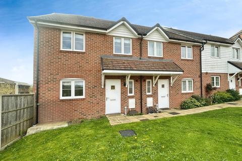 3 bedroom end of terrace house to rent, Cuthbert Close Maidstone ME15