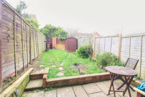 36 Beechfield Close, Stone Cross, Pevensey, BN24 5FH