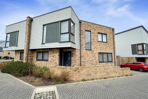 34 Bloomfields, Rainham, Gillingham, ME8 7DD