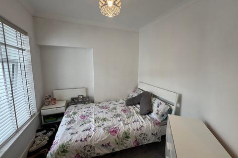16 James Street, Tonypandy, CF40 1TS