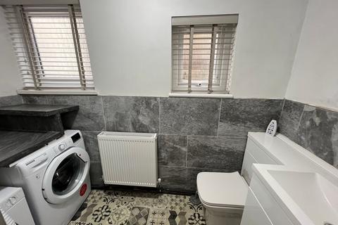 16 James Street, Tonypandy, CF40 1TS