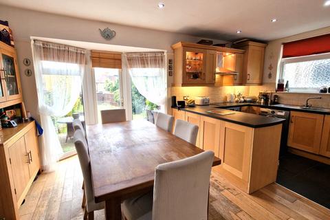 5 bedroom semi-detached house for sale, The Linkway, Barnet EN5