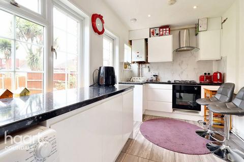 3 bedroom end of terrace house for sale, Hyde Crescent, NW9