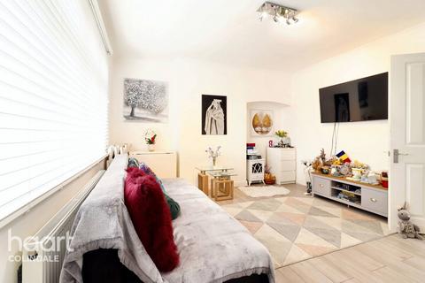 3 bedroom end of terrace house for sale - Hyde Crescent, NW9