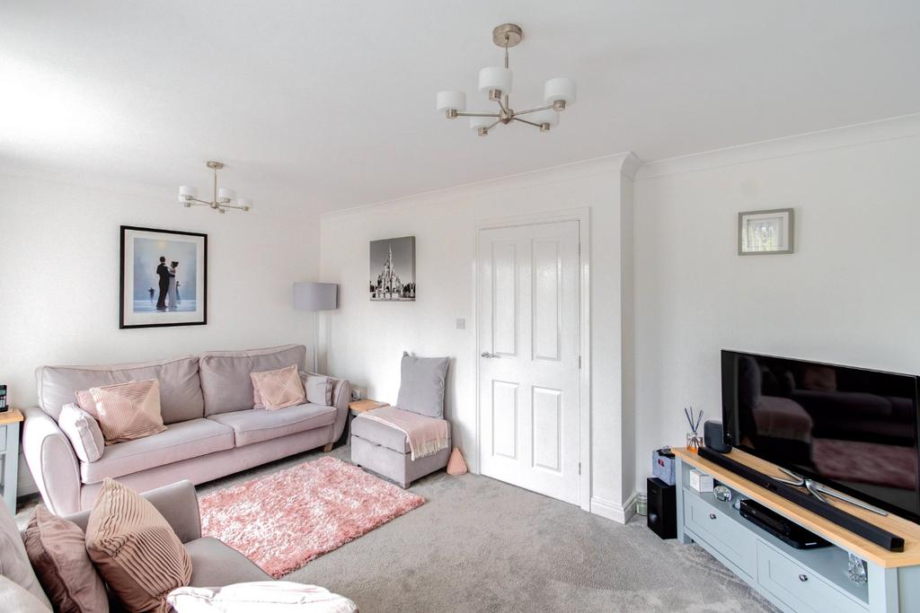 Alder Carr Close, Redditch... 4 bed semidetached house for sale £300,000