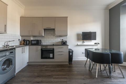 2 bedroom flat to rent, 59P – Nicolson Street, Edinburgh, EH8 9DH