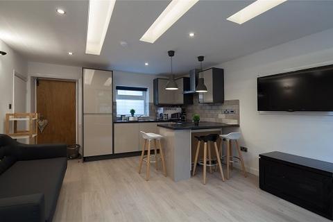 2 bedroom terraced house to rent, 5 Damside, Huddersfield, HD4