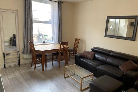 4 bedroom terraced house to rent, 15 Moss Street, Newsome, Huddersfield, HD4