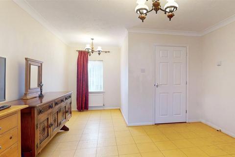 3 bedroom link detached house for sale, Rosecroft Close, LANGDON HILLS, Basildon, Essex, SS16