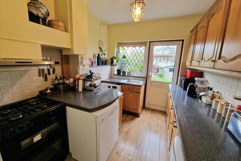 166 Baring Road, London, SE12 0PU