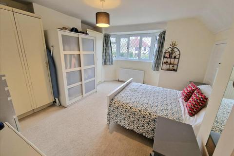 166 Baring Road, London, SE12 0PU