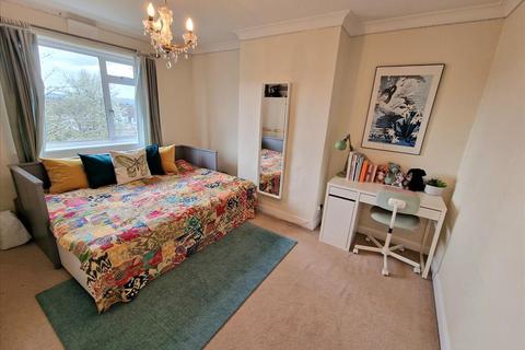 166 Baring Road, London, SE12 0PU