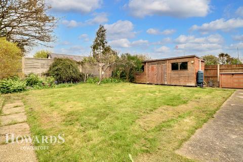 2 bedroom detached bungalow for sale, Amberley Court, Oulton Broad