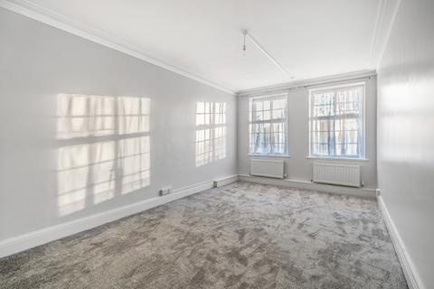 3 bedroom flat to rent, North End Road London NW11