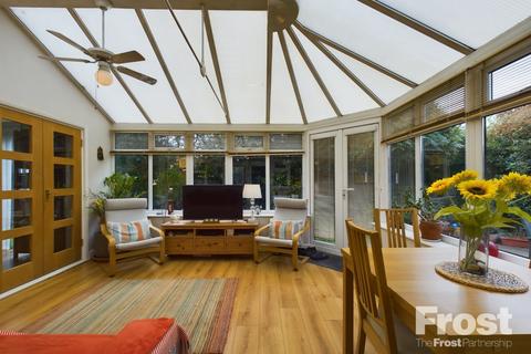 28 Garden Close, Ashford, TW15 1LH
