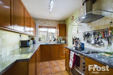 28 Garden Close, Ashford, TW15 1LH