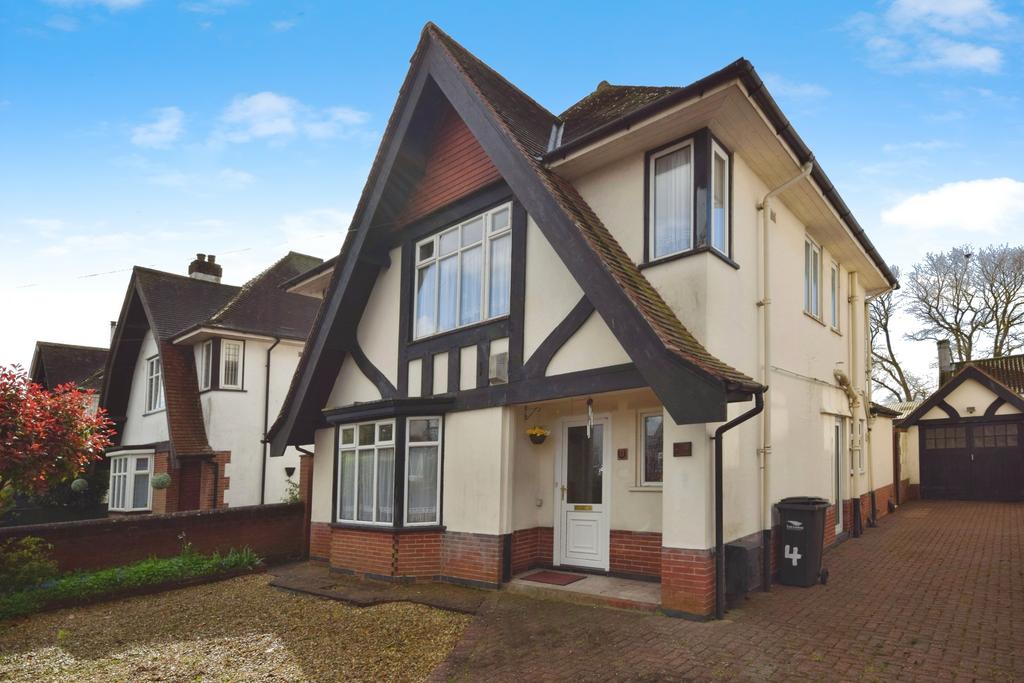 Sea View Road, Skegness PE25 3 bed detached house for sale £244,950