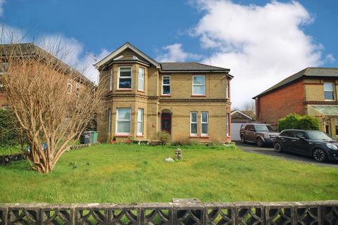 4 bedroom apartment for sale, Landguard Manor Road, Shanklin, Isle Of Wight. PO37 7HZ