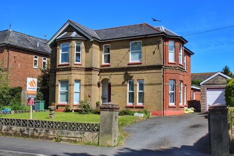 4 bedroom apartment for sale, Landguard Manor Road, Shanklin, Isle Of Wight. PO37 7HZ