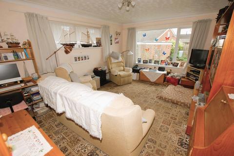 3 bedroom bungalow for sale, Blenheim Road, Littlestone, TN28
