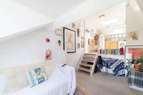 2 bedroom flat for sale, Glenloch Road, Belsize Park, London, NW3