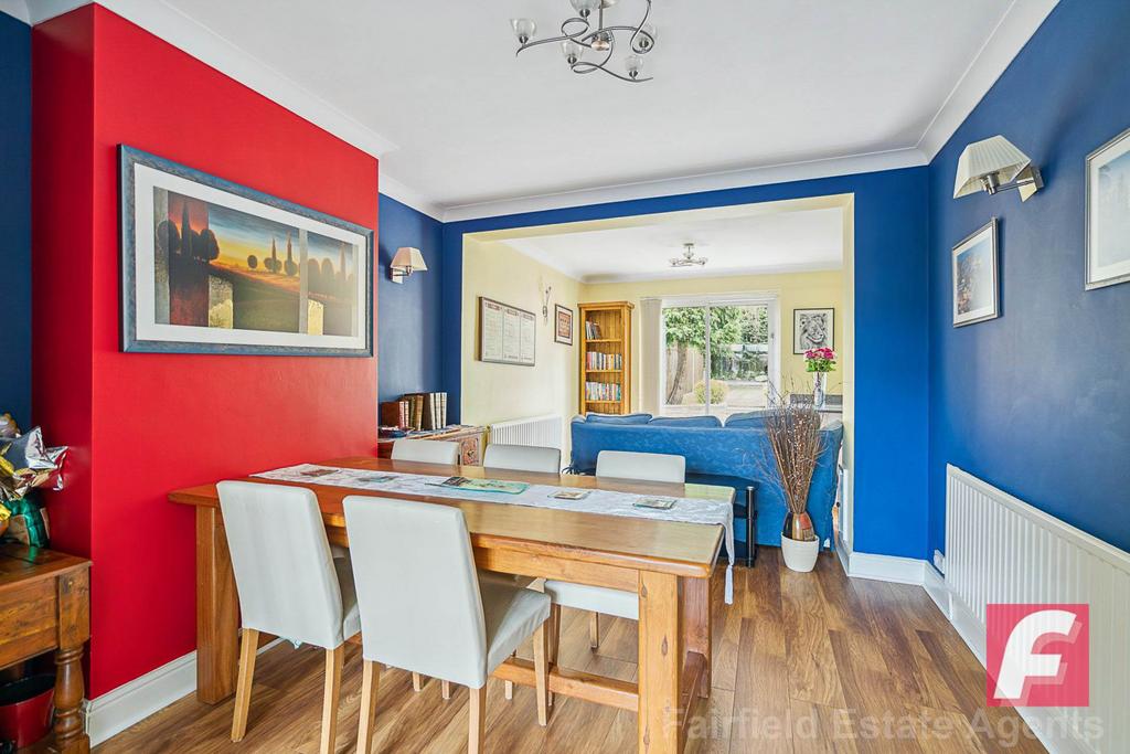 Southfield Avenue, North Watford 3 bed semidetached house for sale £572,500