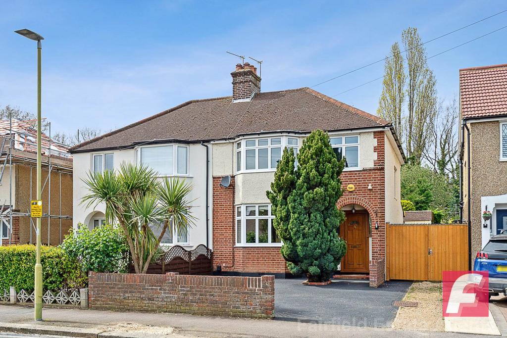 Southfield Avenue, North Watford 3 bed semidetached house for sale £572,500