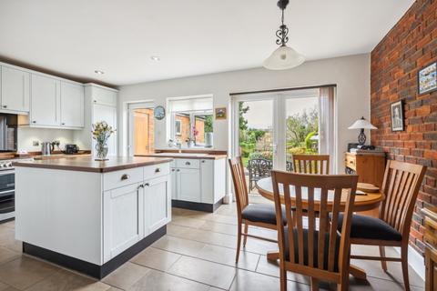 130 Botley Road, Chesham, HP5 1XN