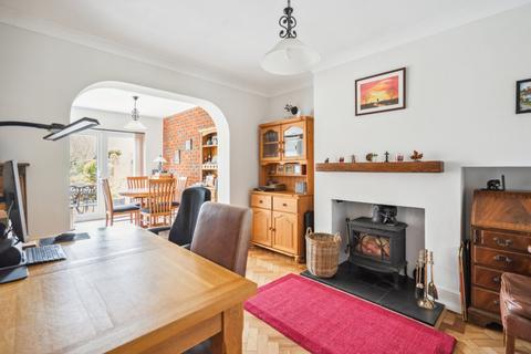 130 Botley Road, Chesham, HP5 1XN