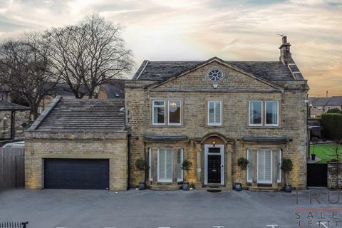 6 bedroom detached house for sale, Birkenshaw BD11