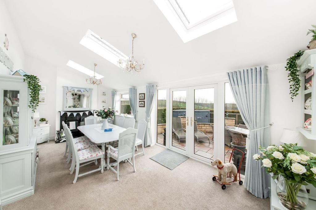 Living/dining room