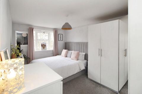 2 bedroom flat for sale, Ord Court, Fenham, Newcastle upon Tyne, Tyne and Wear, NE4 9YF