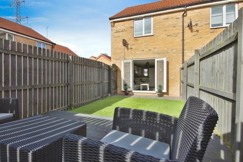 2 bedroom end of terrace house for sale, Chartwell Gardens, Kingswood, Hull, HU7 3FB