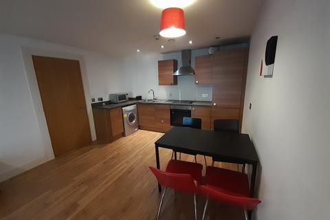 2 bedroom flat to rent, Chapel Street, Salford M3