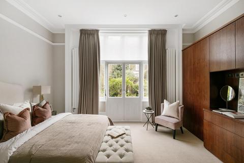 2 bedroom flat for sale, Bolton Gardens, London SW5