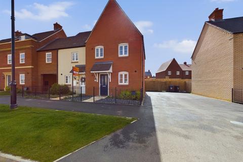 3 bedroom end of terrace house for sale, Yeoman Road, Towcester, NN12
