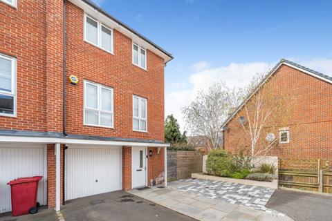 4 bedroom end of terrace house for sale, Wyeth Close, Taplow, Maidenhead