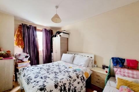 3 bedroom maisonette to rent, High Road, Tottenham