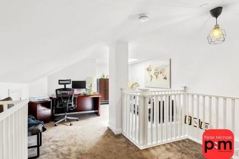 3 bedroom apartment to rent, Princess Park Manor, Friern Barnet